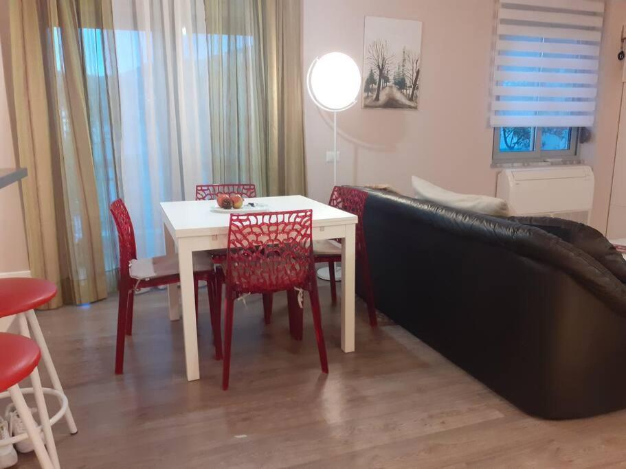 Lake View Apartment Tirana Zewnętrze zdjęcie