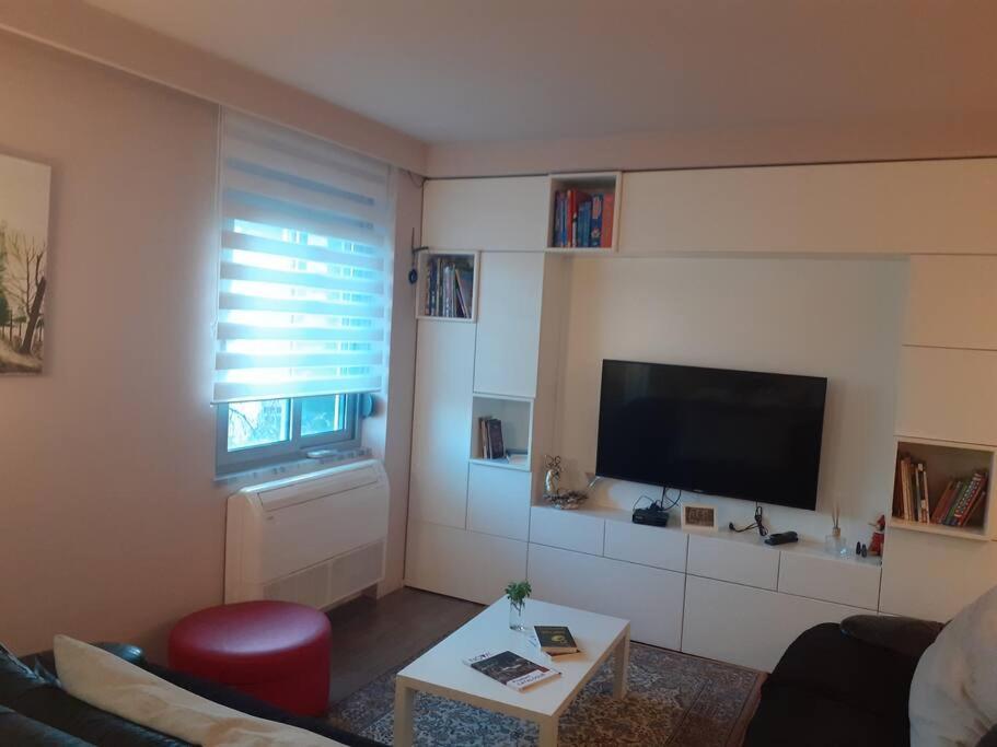 Lake View Apartment Tirana Zewnętrze zdjęcie