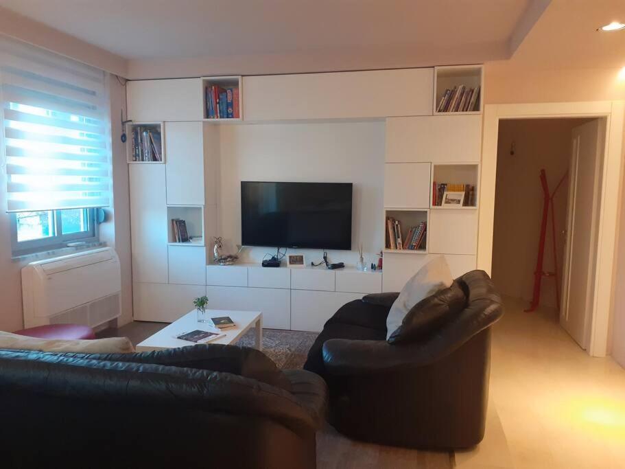 Lake View Apartment Tirana Zewnętrze zdjęcie