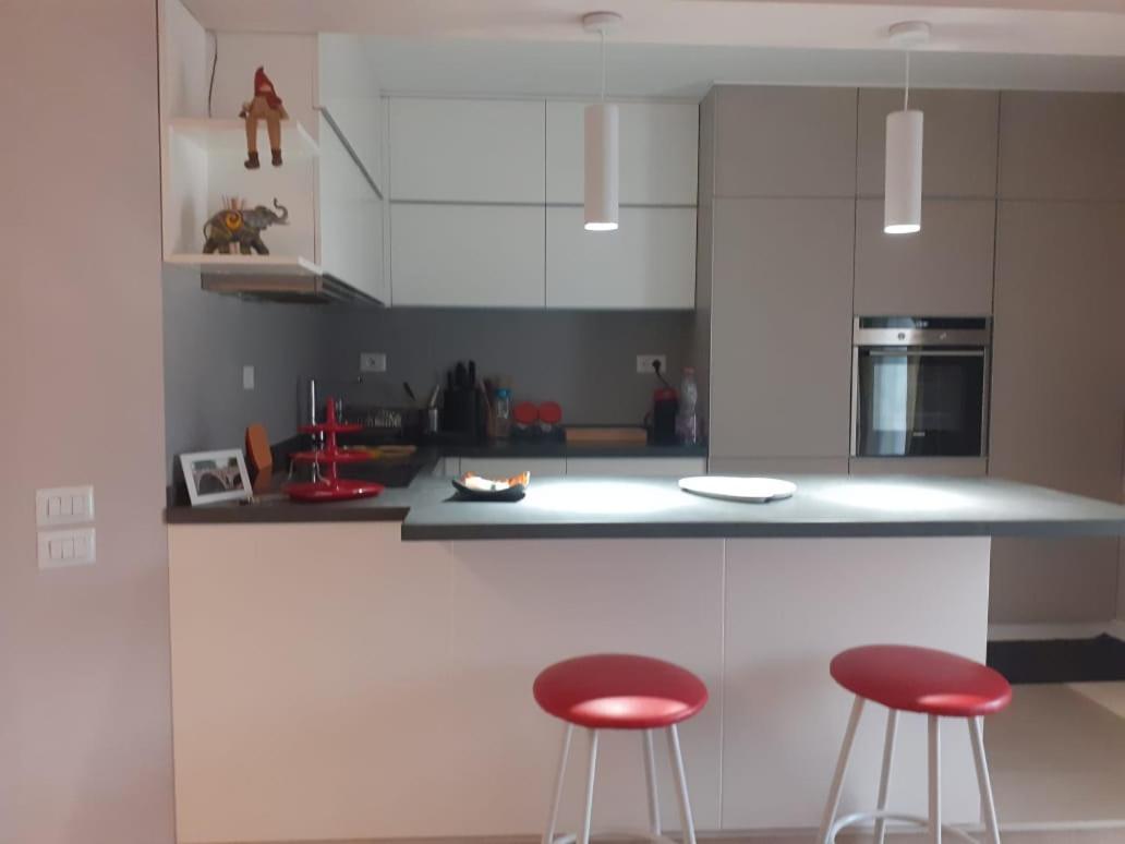 Lake View Apartment Tirana Zewnętrze zdjęcie