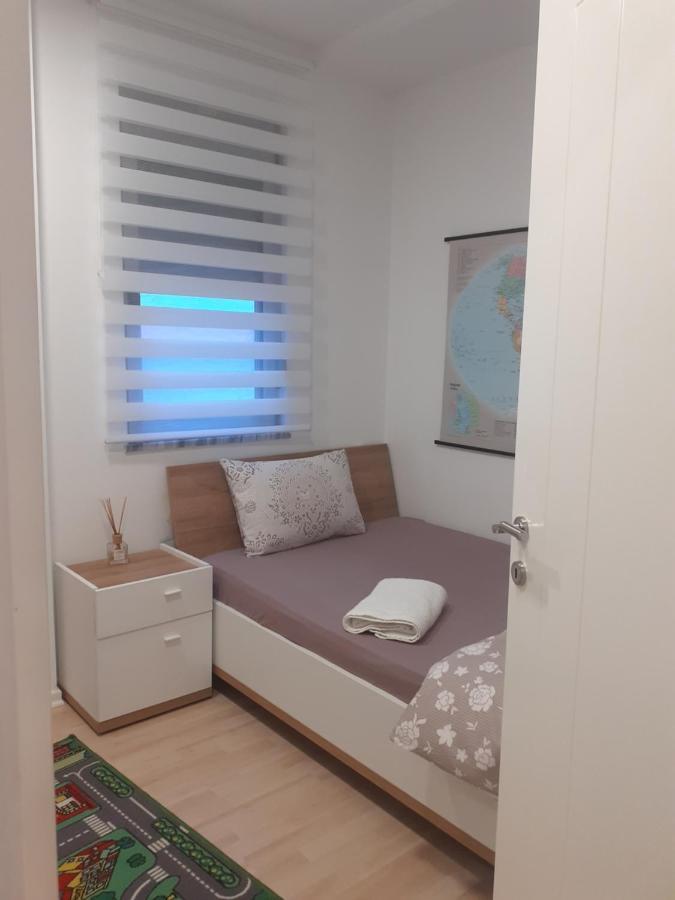 Lake View Apartment Tirana Zewnętrze zdjęcie