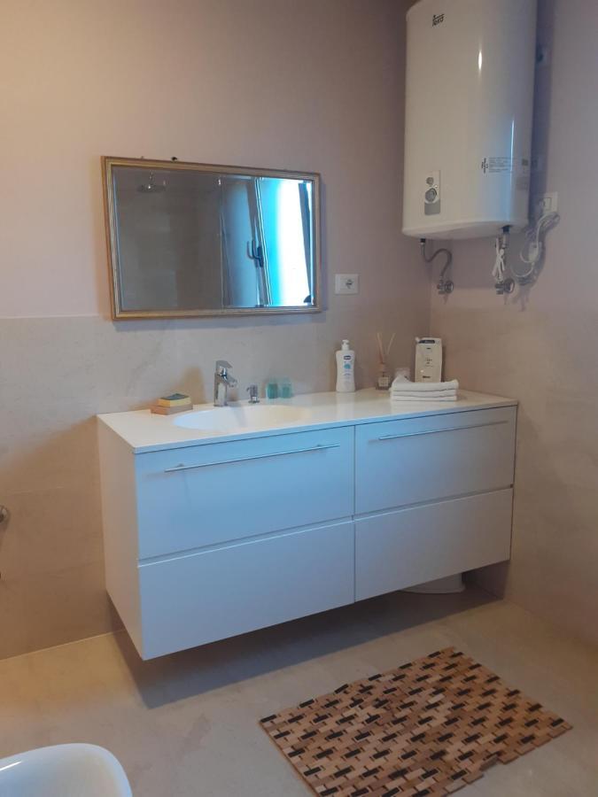 Lake View Apartment Tirana Zewnętrze zdjęcie